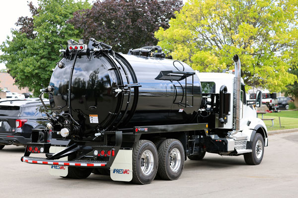 Neguac Construction - Liquid Vac vacuum truck